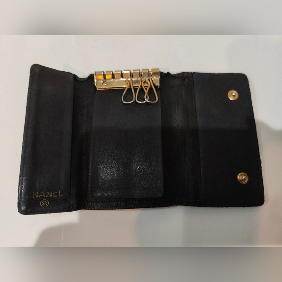 Chanel Caviar Leather Key Case - Picture 4 of 9